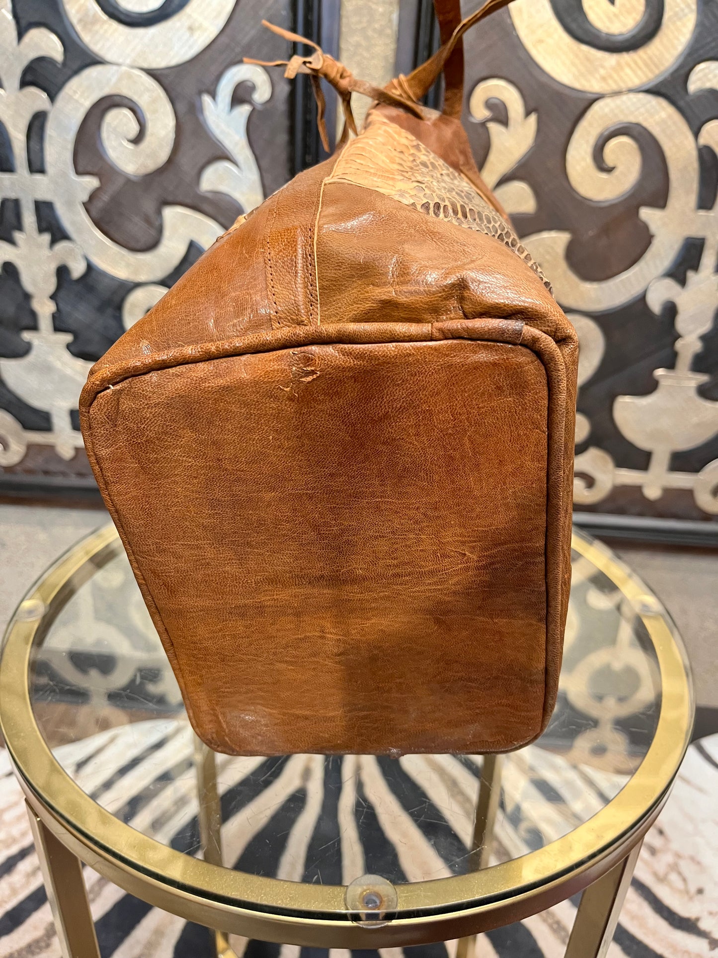 Snakeskin vintage 1970s brown drawstring satchel crossbody handbag