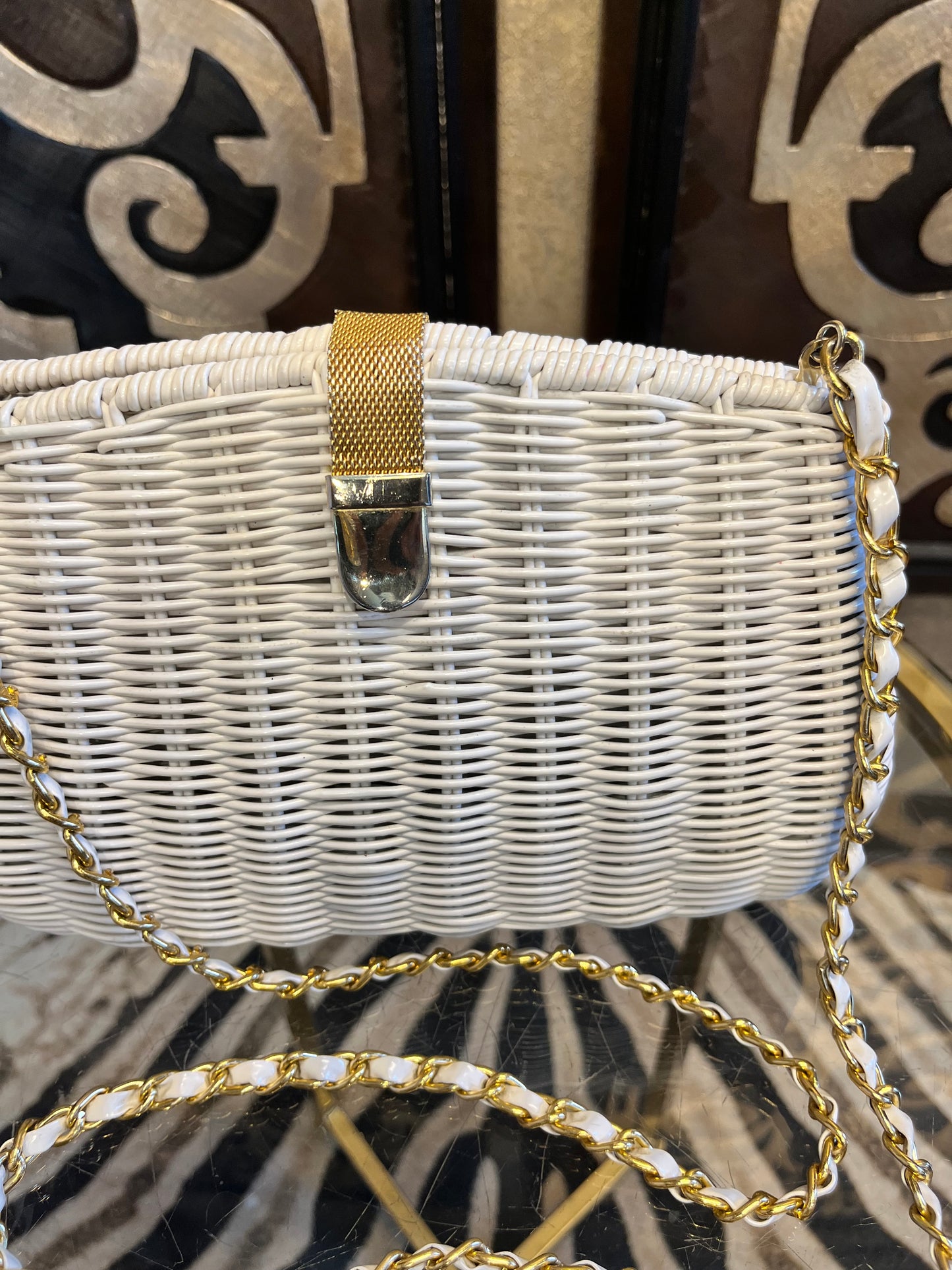 Vintage 80s white woven wicker crossbody handbag