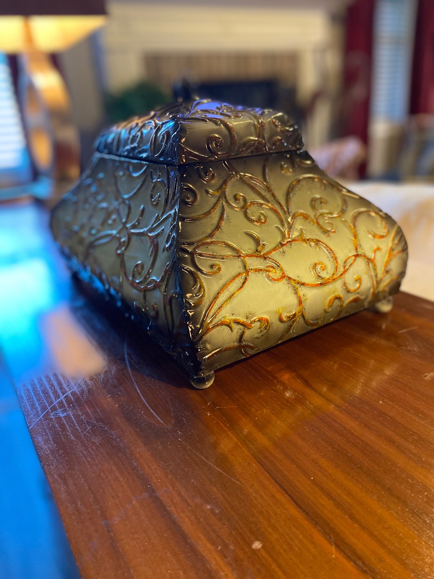 Metal embossed decortive decor
