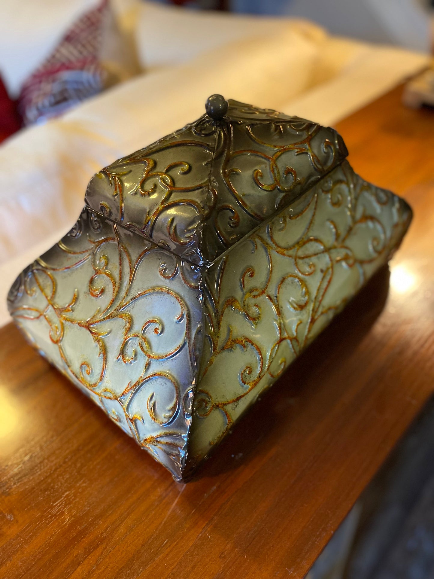 Metal embossed decortive decor