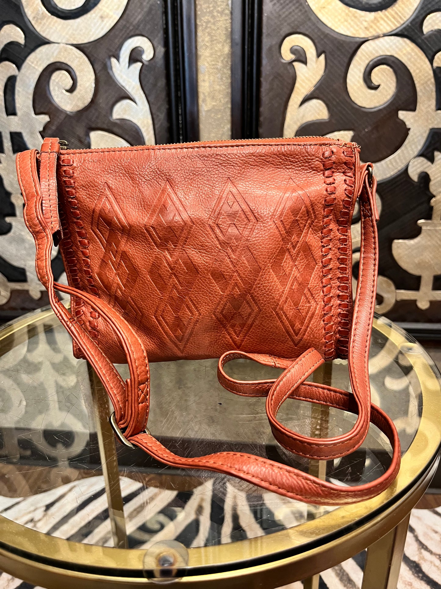 Day & Mood rose color leather embossed diamond print crossbody