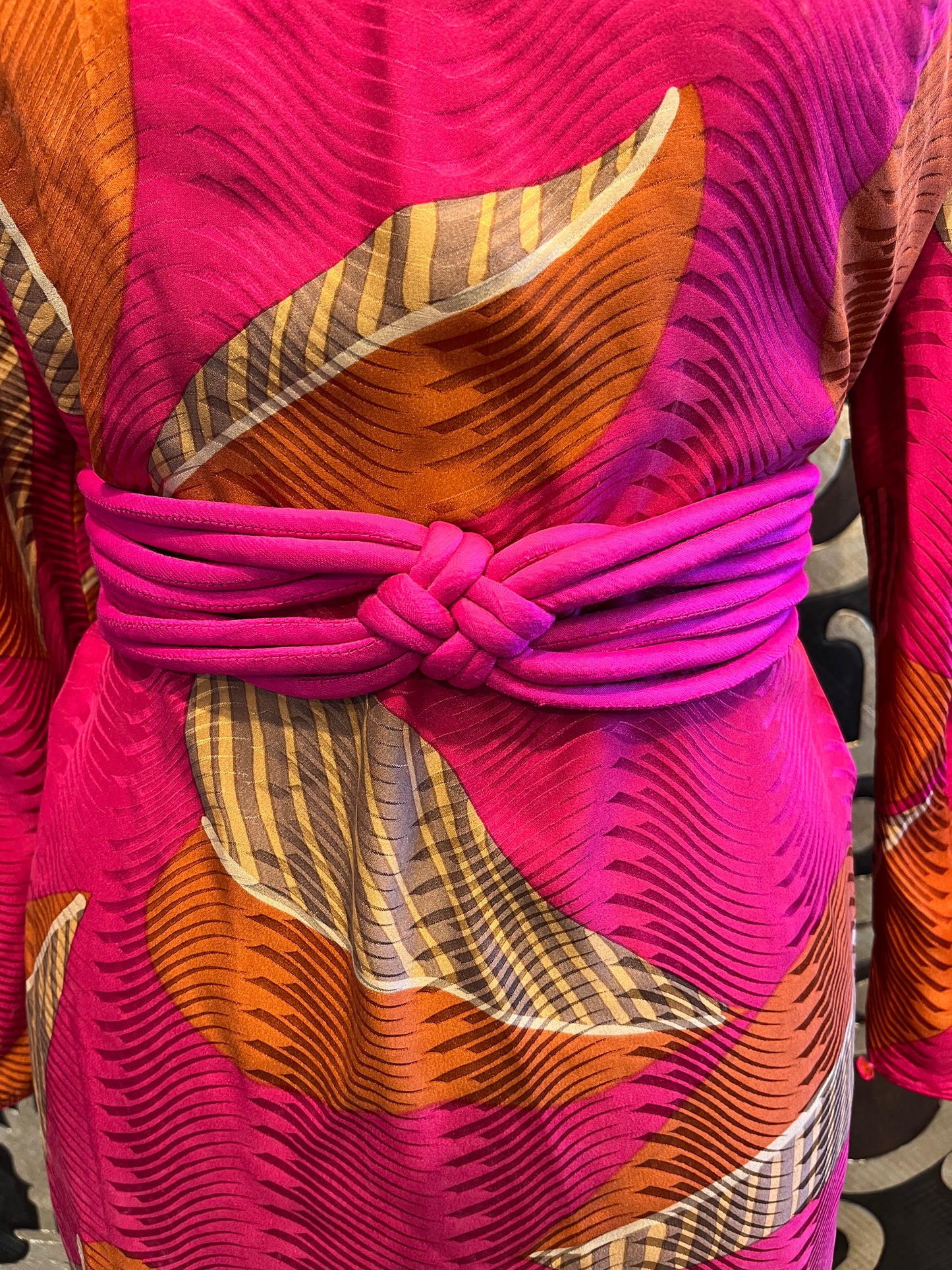 Vintage Jennifer Moore silk fuchsia knot belt